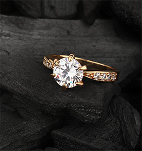 Gold diamond ring